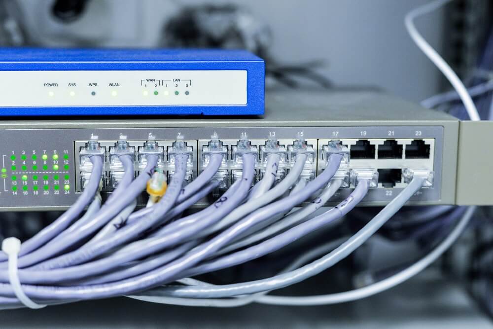 تجهیزات شبکه و سرور ، Network and server equipment